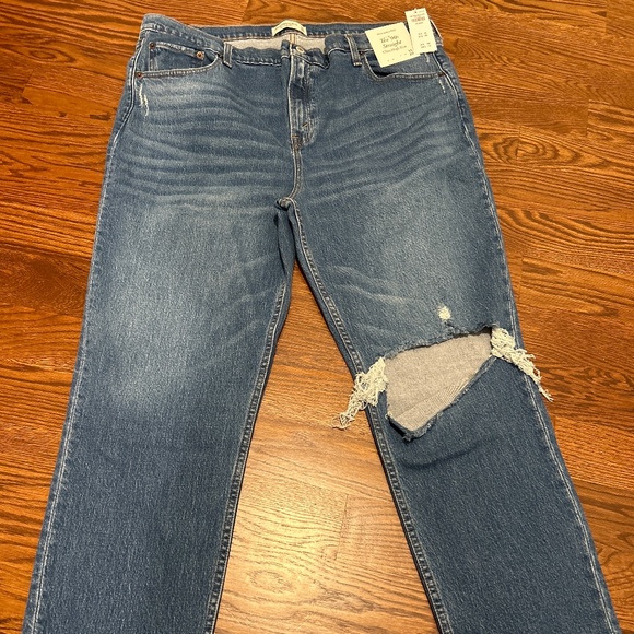 NWT Abercrombie and Fitch 90’s Straight Ultra High Rise Jeans (Size 20S) - Picture 1 of 9